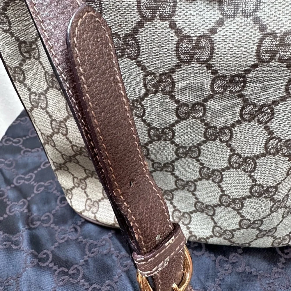 Auth Gucci GG Supreme PVC x Leather Beige Drawstring Shoulder Bag